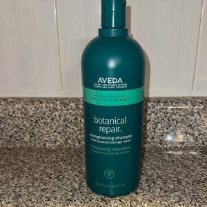 Aveda Botanical Repair Strengthening Shampoo - Teal
